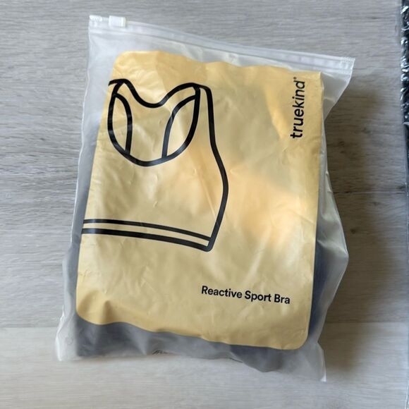 Truekind® Reactive Sports Bra - Black, Medium NWT - Picture 2 of 3